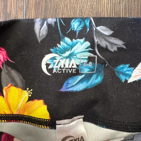 ZYIA Active Dark Floral Mesh Hi-Rise tights 24” SZ 6/8 - Picture 3 of 4